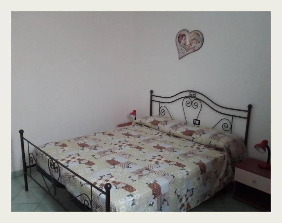 B&B Alloggi Buonasera Pozzallo Bagian luar foto
